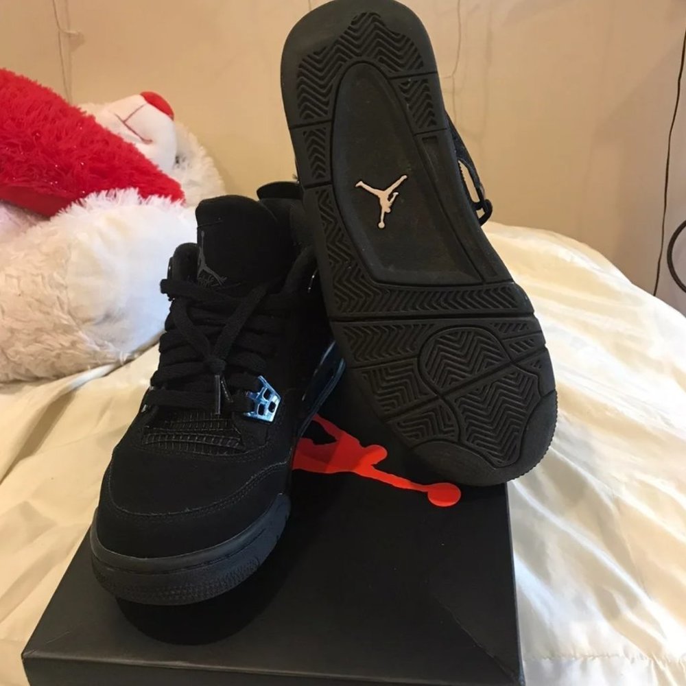 Jordan 4s Black Cat (6Y or 8.5 Women)